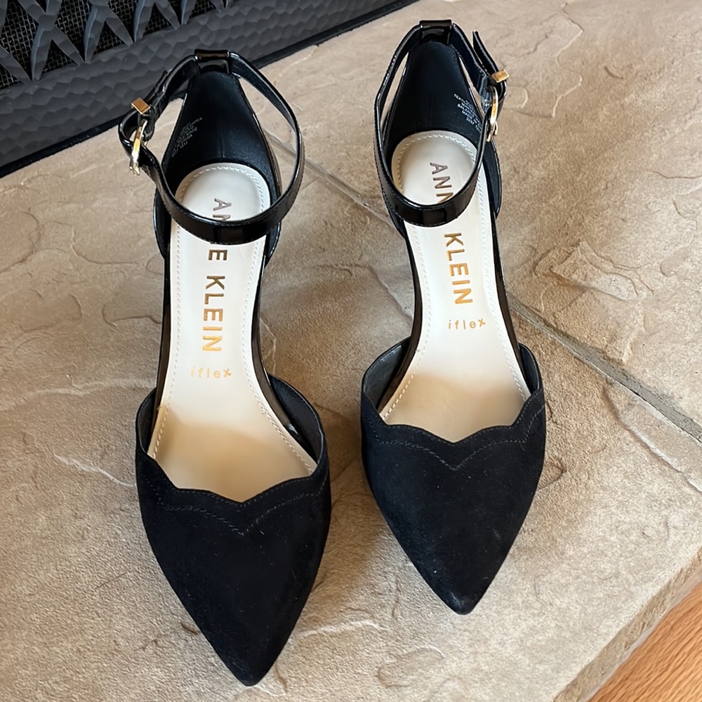 Dress Shoes - Picture 2 of 3